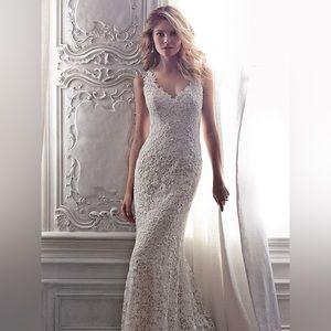 Maggie Sottero Wedding Dress size 6 unaltered! NEW NEVER WORN